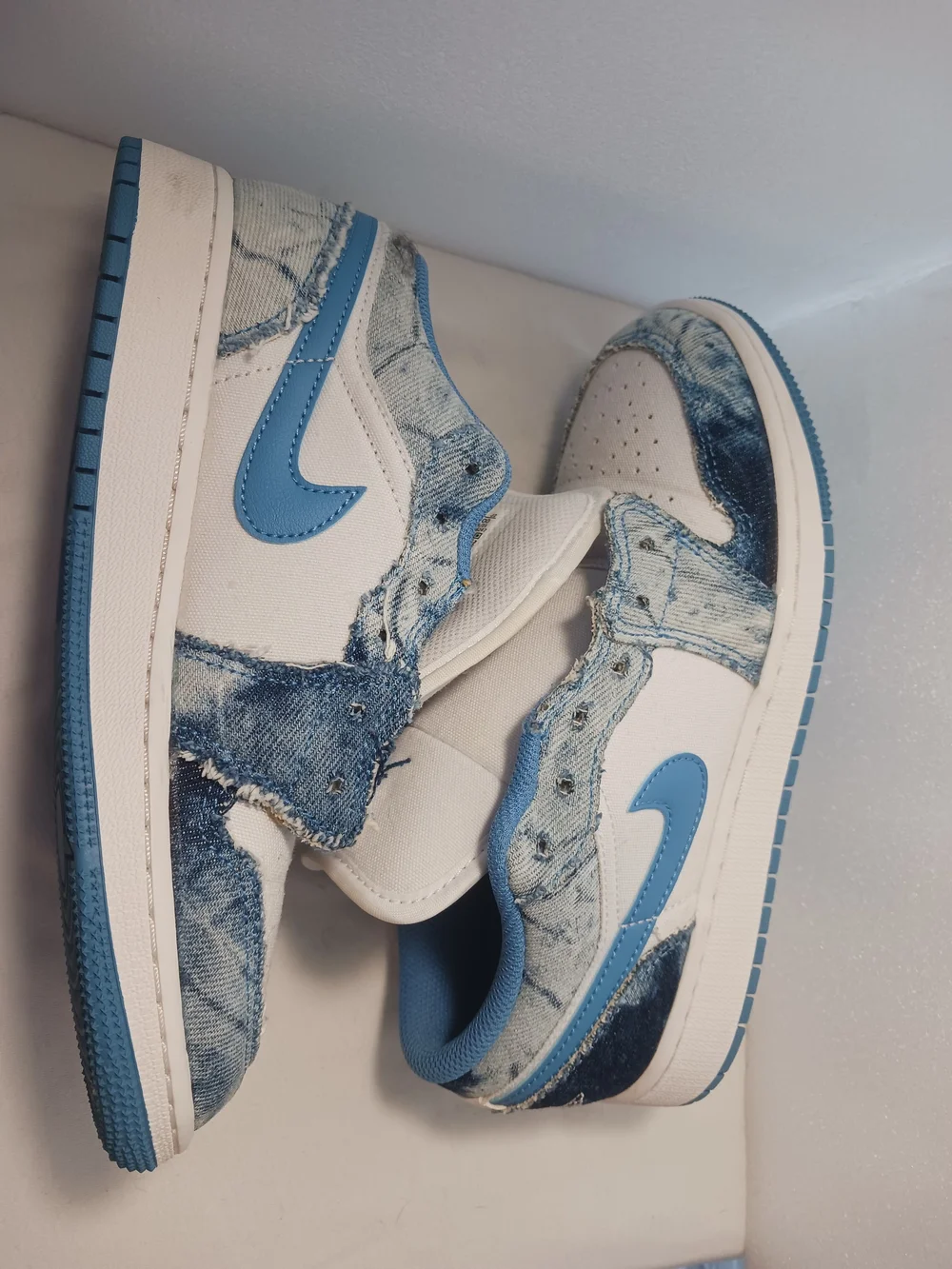 Nike Kids Low-Top Sneakers in White and Light Blue Denim